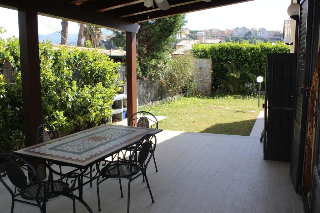 Casa Vacanze Roccella Beach Campofelice Di Roccella Dış mekan fotoğraf